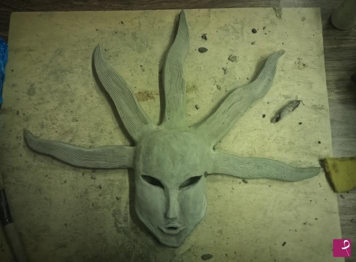 quadri in vendita online - Maschera mitologica  (scultura)